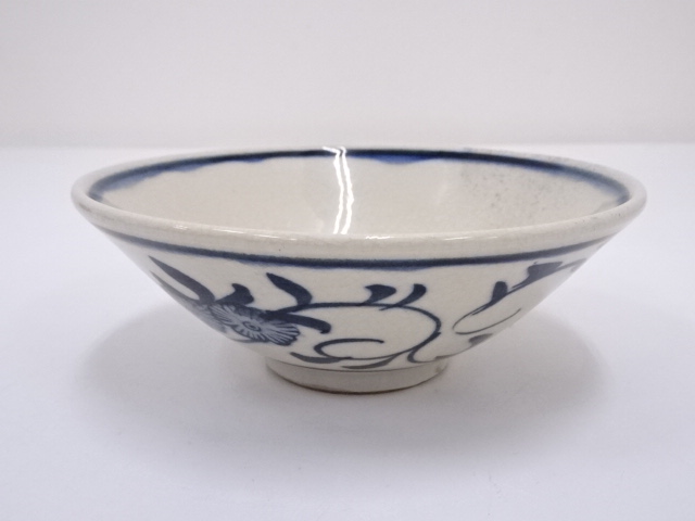 道具 ] - 道具 染付菊唐草茶碗 | 宗 sou::お茶道具・着物のお店